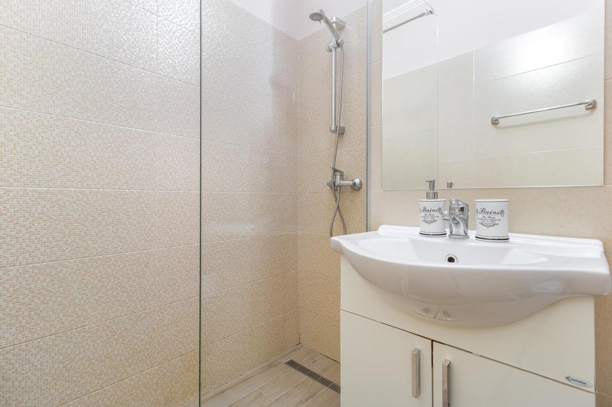 Venezia Studio Apartment Oradea Exterior foto