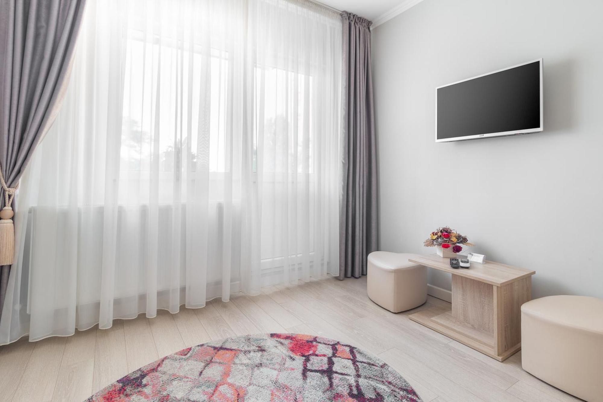 Venezia Studio Apartment Oradea Exterior foto